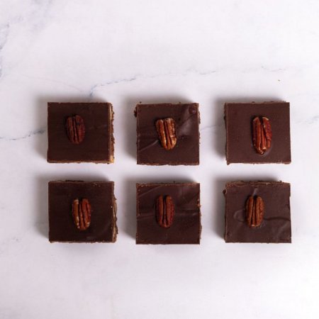 Luxe Brownies 10 stuks – Met Walnoten, Pecannoten & Chocoladelaag